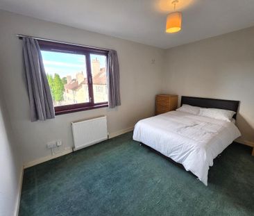 3 bedroom flat to rent - Photo 4
