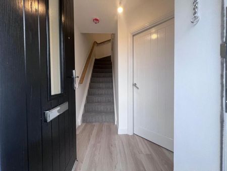 3 bedroom terraced house to rent - Photo 5