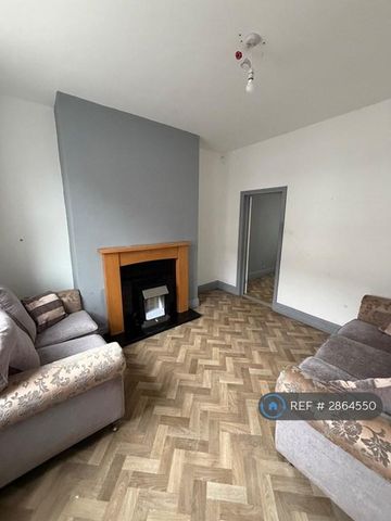 2 bedroom terraced house to rent - Photo 3