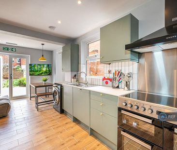 1 bedroom in a house share to rent - Photo 3