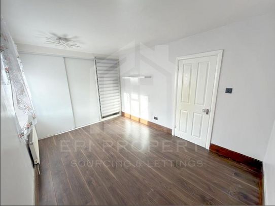 3 bedroom end of terrace house to rent - Photo 1
