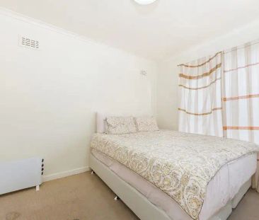 “Cozy & Convenient Living in Maidstone” - Photo 6
