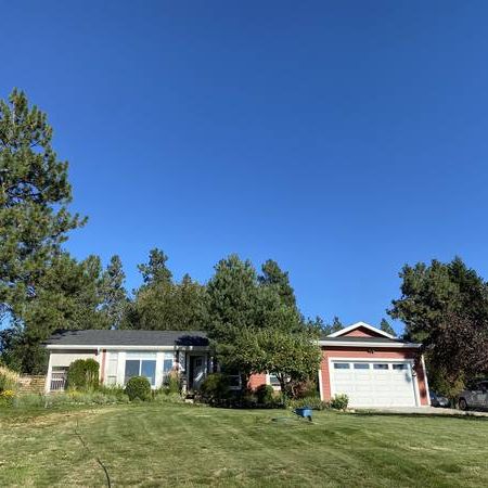 Beautiful, bright home in Southeast Kelowna - Photo 4