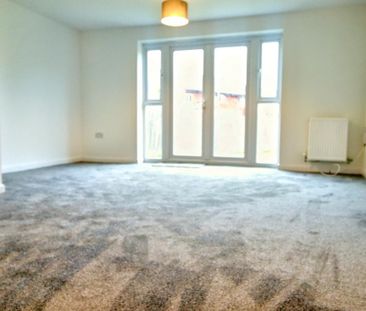 4 bedroom semi-detached house to rent - Photo 4