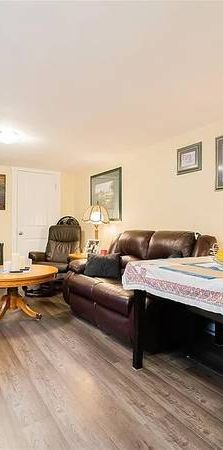 Cozy 2-Bedroom Basement Suite for Rent – LGBTQ+ Friendly Home - Photo 1