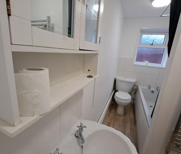 3 bedroom terraced house to rent - Photo 2