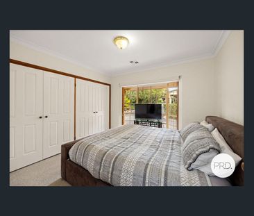 SPACIOUS TOWNHOUSE! - Photo 4