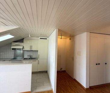 2.5-Dachzimmerwohnung im 2. Stock mit Balkon - Photo 3