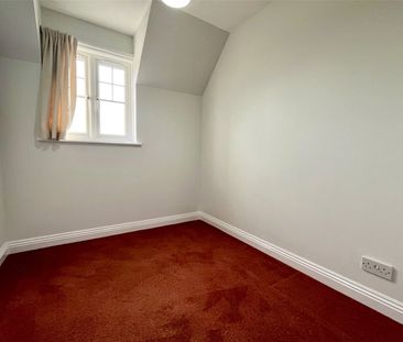 Gould Close, Newbury, Berkshire, RG14 - Photo 1