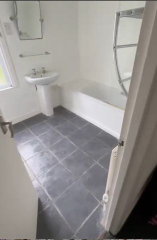 1 Bed Terraced House, Winsdon Road, LU1 - Photo 3