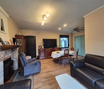 Ruime woning met 3 slaapkamers gelegen in een groene omgeving. - Foto 1