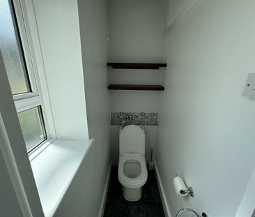 1 Bed Flat, Markham House, SE21 - Photo 2