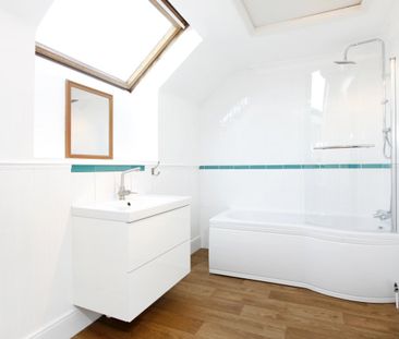 4 bedroom semi-detached house to rent - Photo 6