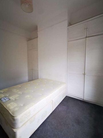 Cawnpore Street, London, SE19 - Photo 2