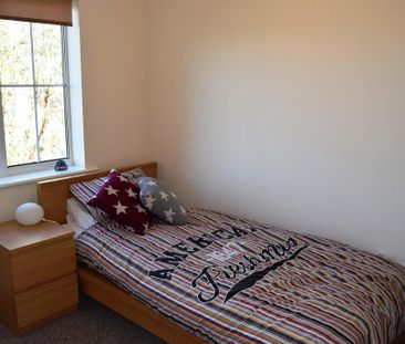 2 bedroom property to rent - Photo 3
