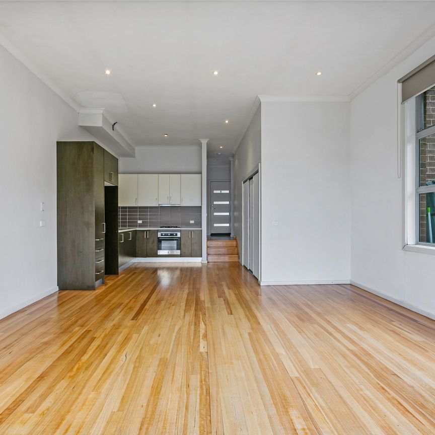 1/6-8 Box Street, Reservoir VIC 3073 - Townhouse For Rent | Domain - Photo 1