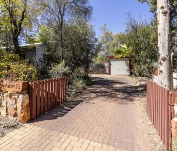 4 Bedroom, 2 Bathroom Home with a Pool - Photo 5