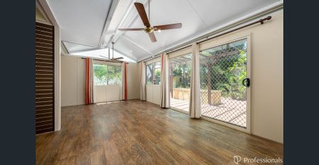 Plenty of parking for all your toys - Photo 2