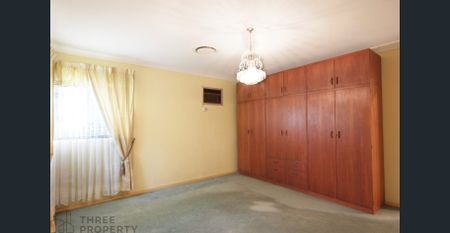 Live Love Laugh Leppington! - Photo 4