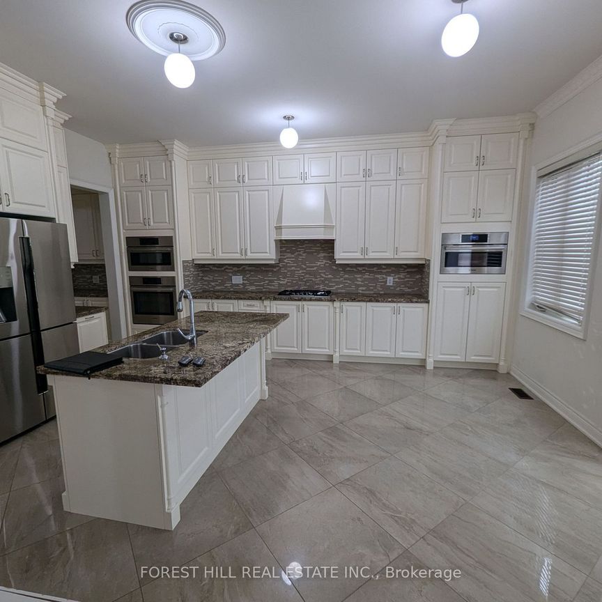 For Lease - 11 Joseph Hartman Crescent, Aurora, Ontario - Photo 1