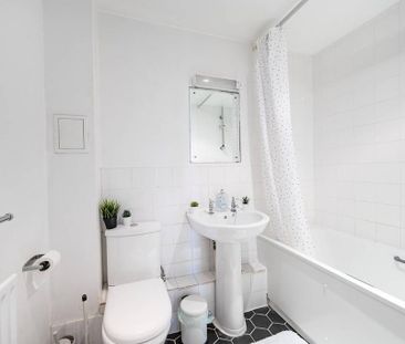 2 bedroom flat to rent - Photo 6