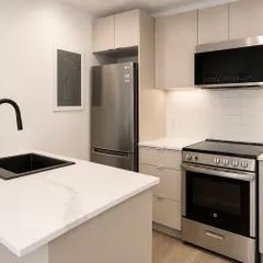 1 room apartment of 42m² in Montreal - Photo 2