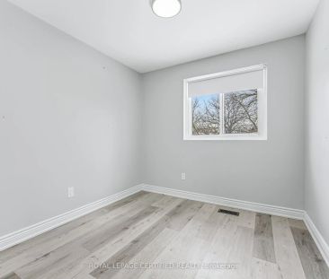 48 Davenport Crescent #Upper - Photo 2