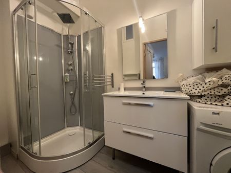 Location Appartement 2 pièces 28m² MARSEILLE 1er - Photo 3