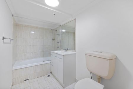 Two-Bedroom Apartment, Views Of Hyde Park & City - Photo 5