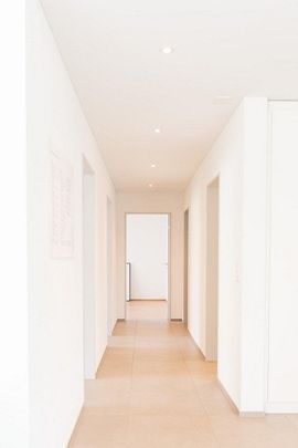 Rein ins neue Wohnglück! Grosse 4.5 Zimmer-Wohnung mit Sitzplatz - Photo 1