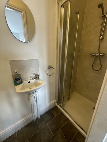 1 bedroom house of multiple occupation to rent - Photo 2