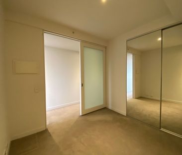 Modern One Bedroom in the Heart of the city - Unfurnished - Photo 5