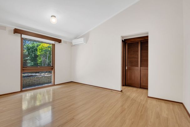 62 Hinkler Road, Glen Waverley VIC 3150 - Photo 1