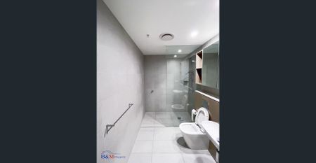 1 Bedroom with Large Study Room Next to Macquarie Shopping Center - Photo 5