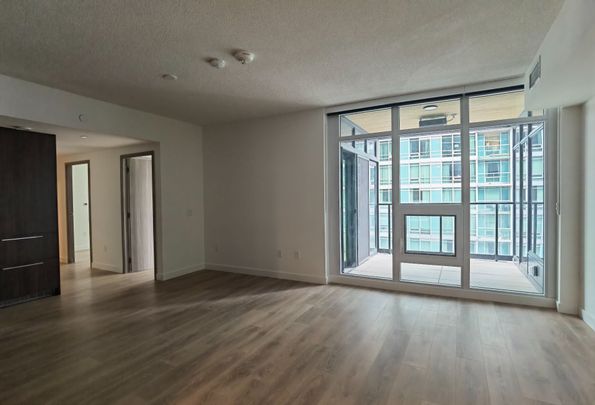 For Lease - 1 Concord Cityplace Way Unit# 906, Toronto, Ontario - Photo 1