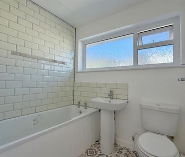 3 bedroom terraced house to rent - Photo 4