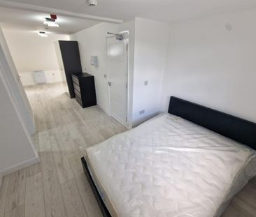 Studio to rent - Photo 5