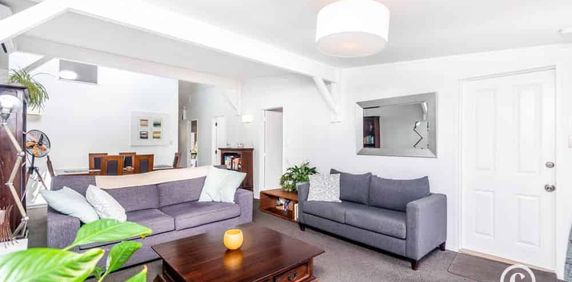 2 Bedroom, Churton Park - Photo 2