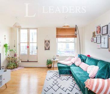 2 bedroom flat to rent - Photo 2