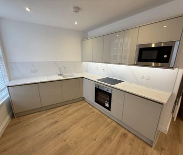 2 bedroom Flat To Let - Photo 5