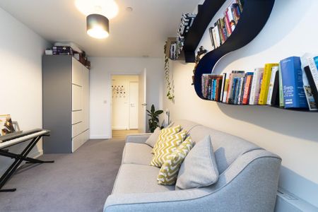 2 bedroom penthouse to rent - Photo 3