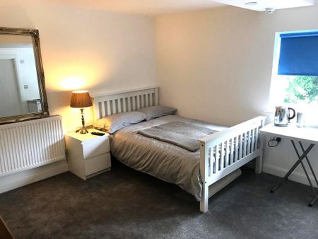 1 bedroom bedsit to rent - Photo 2