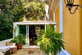 Villa-Parioli: Beautiful independent house with large private garden and terraces. Spacious living, formal dining, study-music room, sun room, 5 bedrooms, 4 bathrooms, parking. rif 163