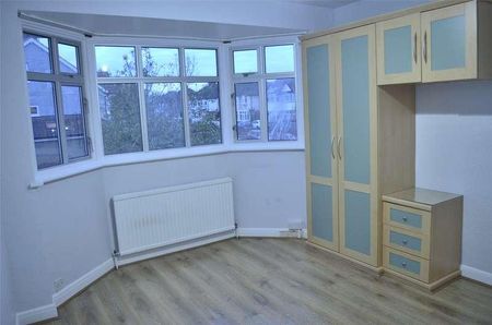 Litchfield Avenue, Morden, SM4 - Photo 2