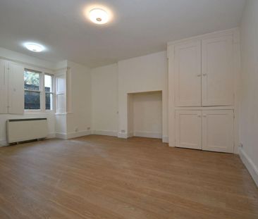 Grove Road, Isleworth - Photo 1