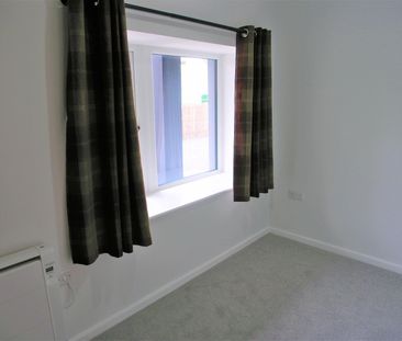 High Street, Kingswinford - Photo 2