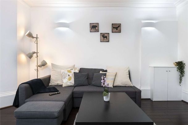 Stunning two bedroom apartment to rent, set within a beautifully converted Georgian building close to Reading Town Centre. - Photo 1