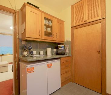 2 bedroom ground floor flat to rent - Photo 6