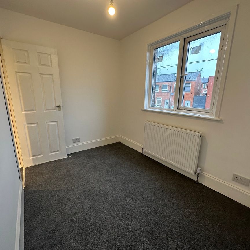 Water Street, Radcliffe - Photo 1