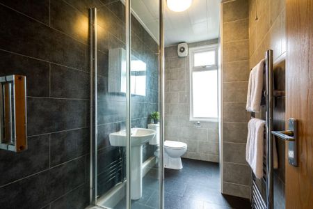 8 bedroom house to rent - Photo 4